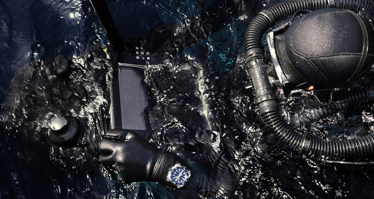 Luxury Brand Waterproof Satin-polished Steel Case Men Diving Quartz Watch(图3)
