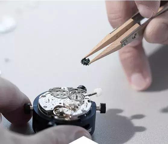maintain mechanical watch How to maintain a mechanical watch? The secret that industry insiders won’t tell you!(图5)