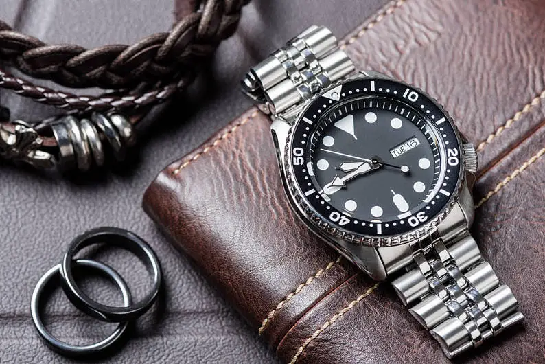 luxury diving watches Luxury Diving Watches: Combining Precision and Style Underwater(图1)