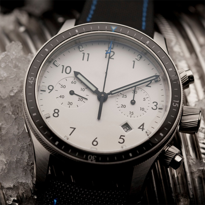 Why is a Minimalist Chronograph Watch the Perfect Graduation Gift for Young Professionals?(图3) Why is a Minimalist Chronograph Watch the Perfect Graduation Gift for Young Professionals?(图3)