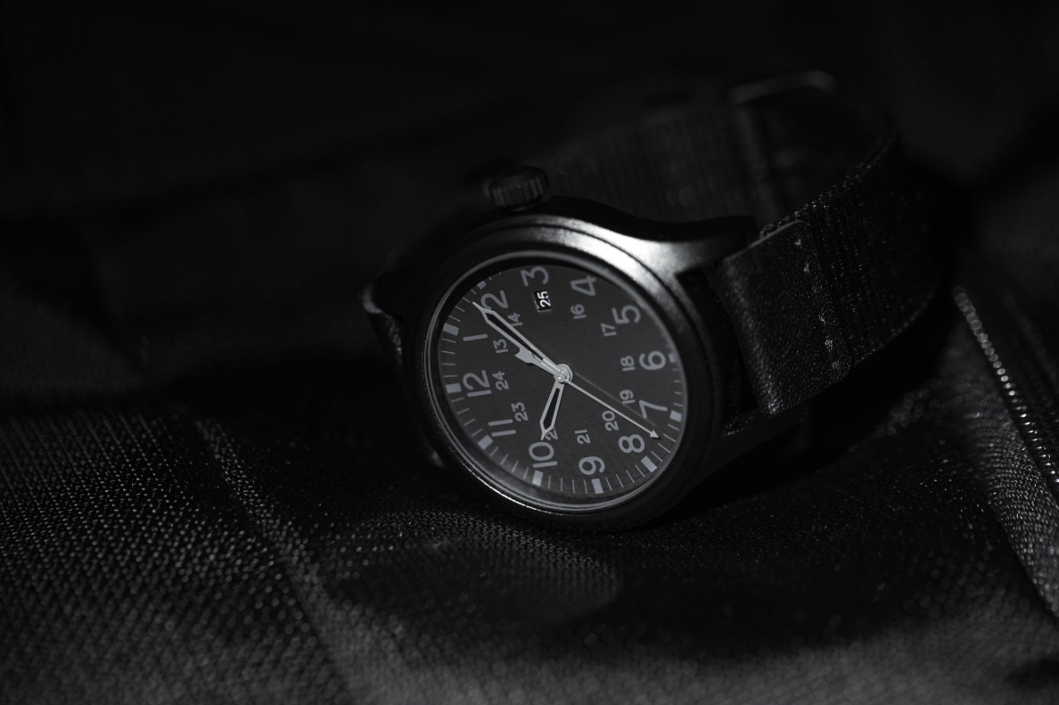 Why Is an Accurate Quartz Watch Ideal for Outdoor Adventures?